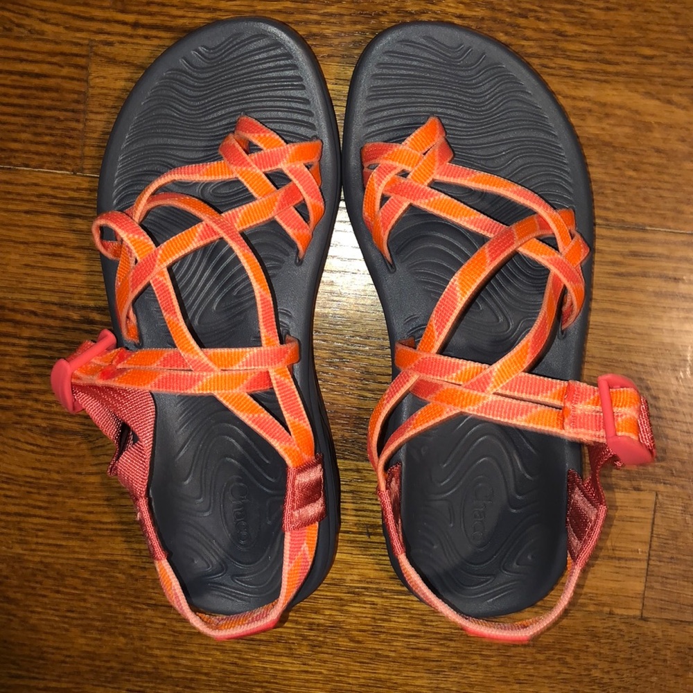 NEVER WORN Chacos “Verdure Peach” sandal